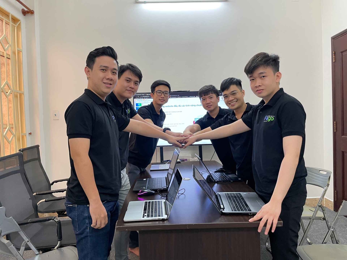 Đội ngũ Fagotech làm việc cùng nhau